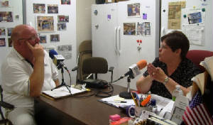 lfbaroundoceanctyradiointerview2may2010.jpg